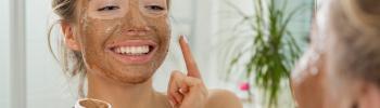 Beneficios de los Tratamientos Exfoliantes en FisioClinics Madrid Beneficios de los Tratamientos Exfoliantes en FisioClinics Madrid