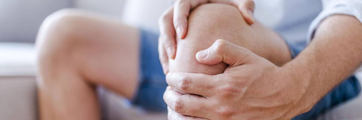 Ejercicio terapéutico como tratamiento de tendinitis de la pata de ganso