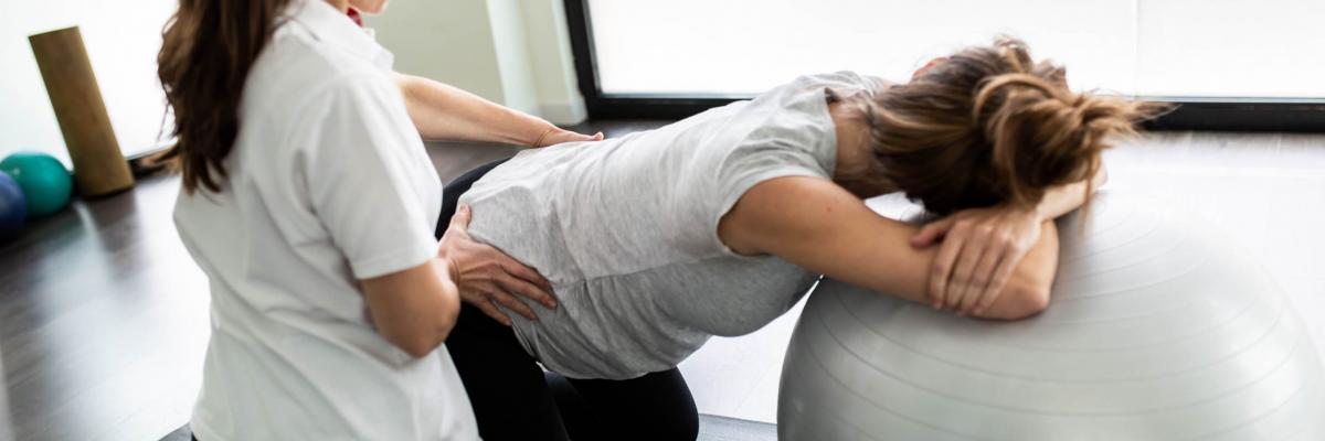 La importancia de la Fisioterapia en el Embarazo - FisioClinics Madrid